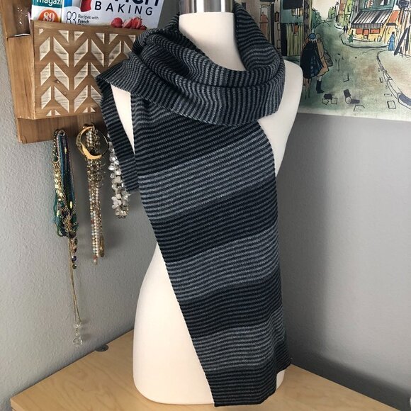 Vintage Claiborne Wool Blend Scarf - Picture 1 of 5